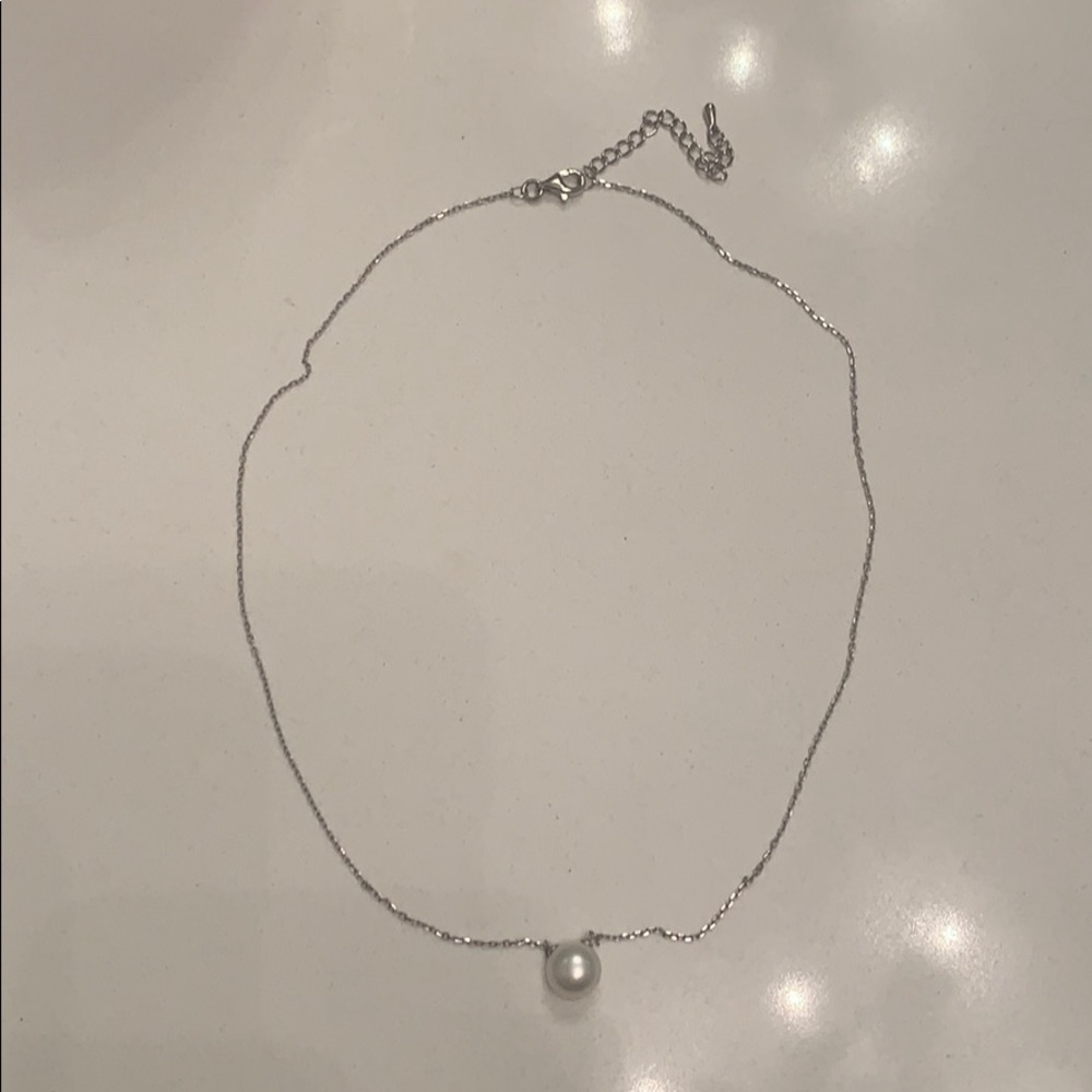 Silver chain pearl necklace/choker